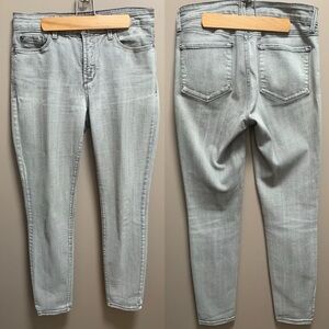 NYDJ Jeans Slim Lift Tuck Technology Gray Color Size 6P